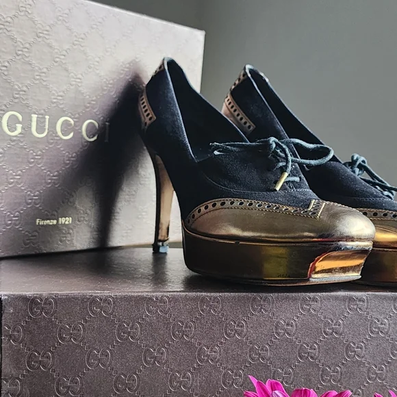 Gucci Heels - Picture 1 of 16